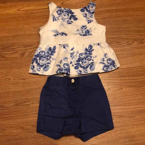 Janie and Jack Other - Blue floral Top and Shorts set.